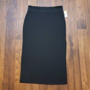 Simply Styled BLK Maxi Skirt with Slit